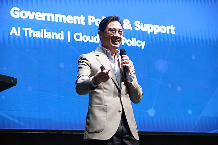 ดร.พิเชษฐ ฤกษ์ปรีชา ประธานเจ้าหน้าที่บริหาร LINE ประเทศไทย
